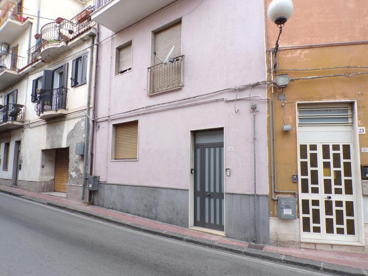 Il Porticciolo Apartment จีอาร์ดีนี นักซอส ภายนอก รูปภาพ